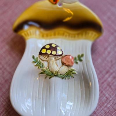 Sears Merry Mushroom Spoon Rest