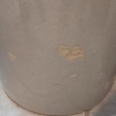 Robinson Ransbottom six-gallon stoneware crock with wooden lid - Blue Crown vintage stoneware crock no cracks