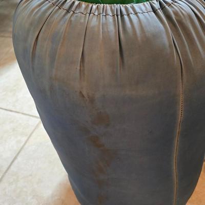 Nice SluAmerican stoneware 10-gallon crockmberjack sleeping bag with a cocoon travel pillow