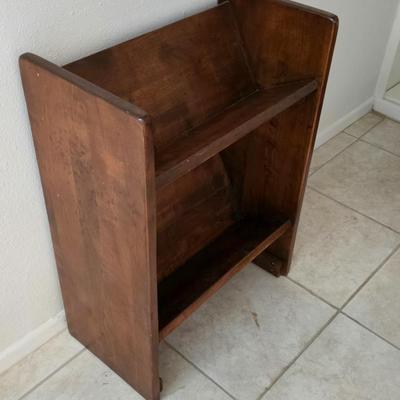 Beautiful Solid wood slant shelf bookcase / Book rack display