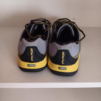 LIKE NEW MEN'S MERRELL ALL OUT RUSH SHOES SIZE 10