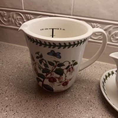 PORTMEIRION BOTANIC GARDEN MEASURING CUP, CREAMER AND SERVING BOWL