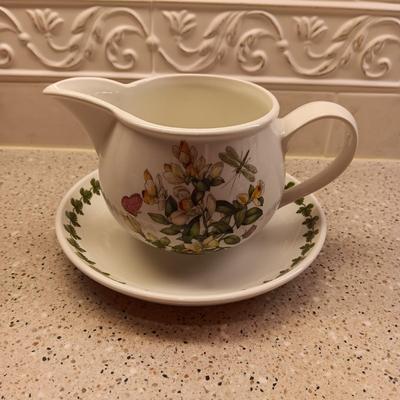 PORTMEIRION BOTANIC GARDEN MEASURING CUP, CREAMER AND SERVING BOWL