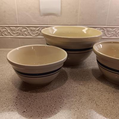 4 ROSEVILLE CLAY NESTING BOWLS