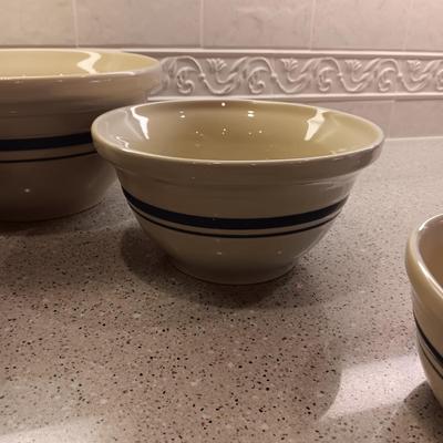 4 ROSEVILLE CLAY NESTING BOWLS