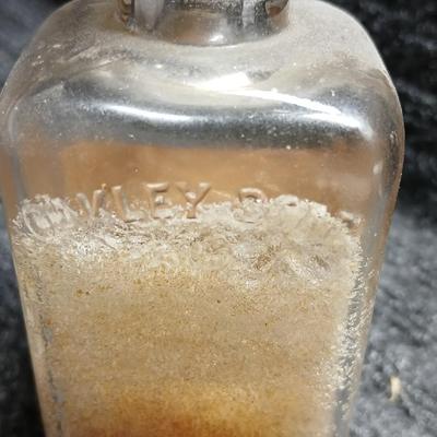 Antique Glass Jar Spirit of Camphor A.W. SAWTELLE druggist Apothecary Hartford Conn. bottle with glass stopper