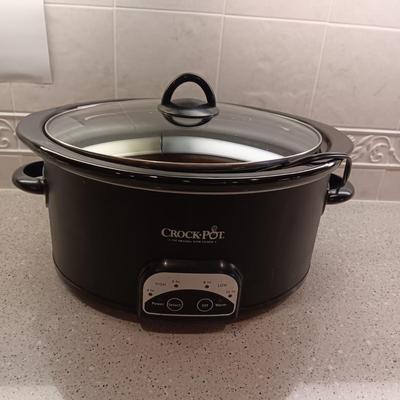 LARGE DIGITAL CROCK POT