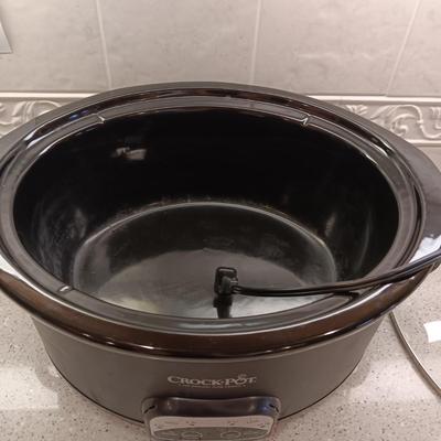 LARGE DIGITAL CROCK POT