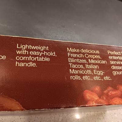 ELECTRIC TEFLON GRIDDLE AND AN AUTOMATIC CREPE MAKER