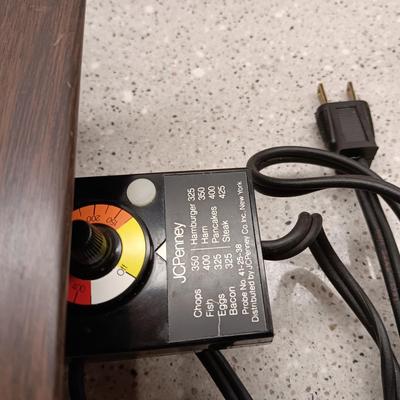 ELECTRIC TEFLON GRIDDLE AND AN AUTOMATIC CREPE MAKER