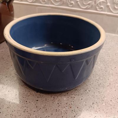 3 CLAY BOWLS AND A BEAN POT