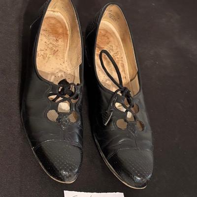 Lady’s Size 6 Shoes