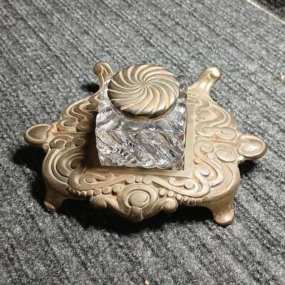 Vintage Bradley & Hubbard 7113 Brass Inkwell Ink Stand with original square glass inkwell and lid RARE FIND!