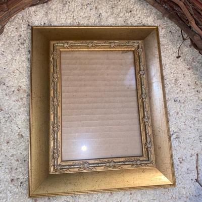 HEAVY WICKER BASKET, WREATH READY FOR YOUR SPECIAL TOUCH, LAMP AND 5x7 PHOTO FRAME