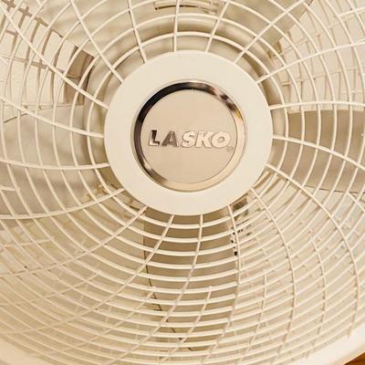GARMENT RACK, CROFT AND BORROW LADIES ZIP UP ROBE, AND LASKO OSCILLATING FAN