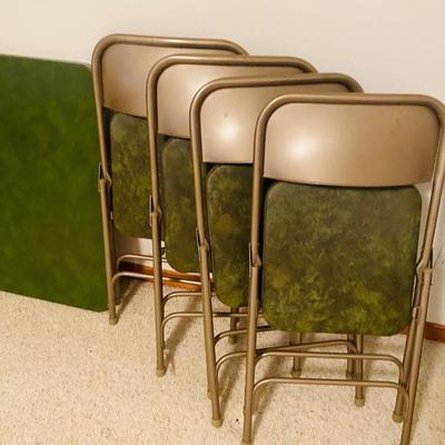 SAMSONITE FOLDING CARD TABLE AND MATCHING CHAIRS