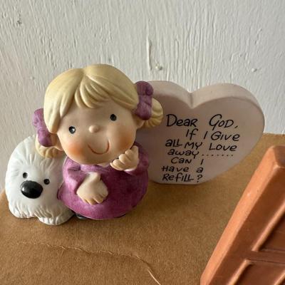 DEAR GOD KIDS FIGURE "IT'S ONLY ME" 1982 GIRL BEHIND A DOOR