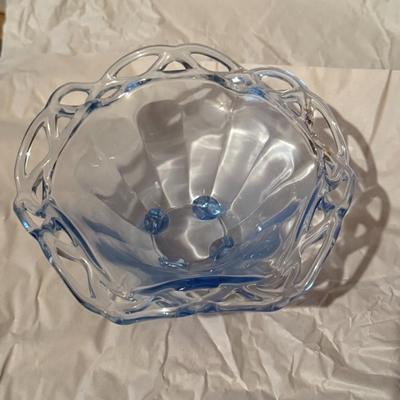 VINTAGE FOOTED BLUE GLASS BOWL