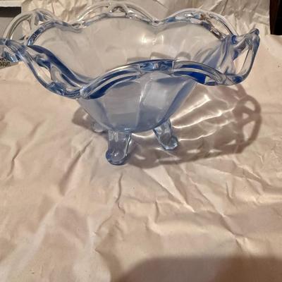 VINTAGE FOOTED BLUE GLASS BOWL