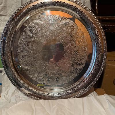 VINTAGE WM ROGERS MFG CO SILVER PLATE 15x15 ROUND SERVING TRAY #172 PLATTER