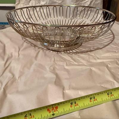 International Silver Company Silver Plated Vintage Wire Fruit Bowl @ 10” Across