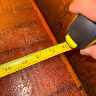 19TH C ANTIQUE PENNSYLVANIA FEDERAL CHERRY & TIGER MAPLE BUTLERS DESK / CHEST