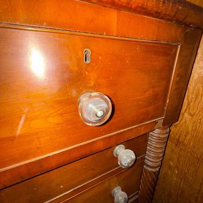 19TH C ANTIQUE PENNSYLVANIA FEDERAL CHERRY & TIGER MAPLE BUTLERS DESK / CHEST