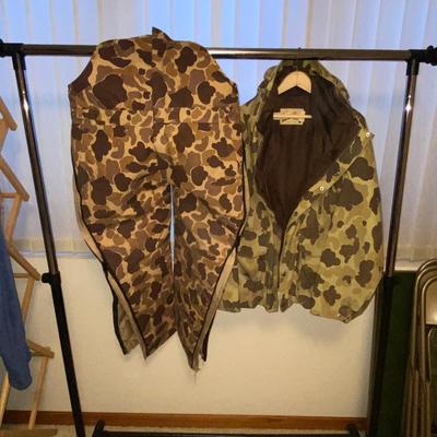 LIKE NEW CABELA’S CAMOUFLAGE COLD WEATHER HUNTING GEAR, INSULATED BIBS & DBL LINED COAT