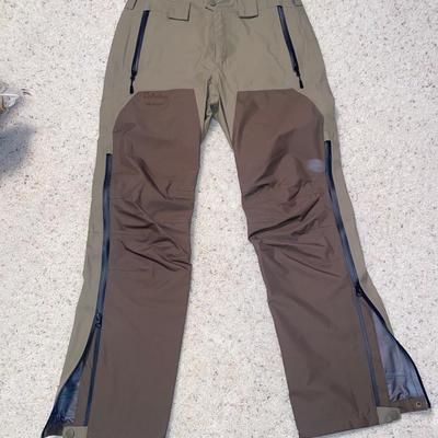 CABELA’S OUTDOOR GEAR PANTS