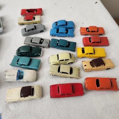 Large Lot Vintage Toy Die Cast Vehicles Cars Truck Buses Trailer, Ertl General Lee, Lesney, AHI Brand Toys Japan Die Cast Many HO sacle