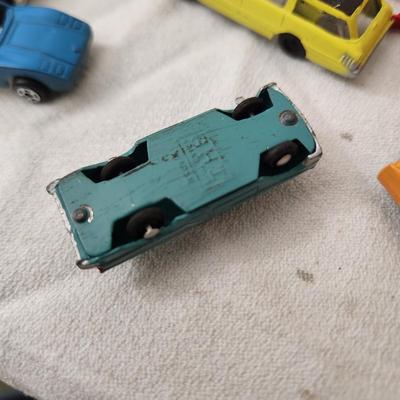 Large Lot Vintage Toy Die Cast Vehicles Cars Truck Buses Trailer, Ertl General Lee, Lesney, AHI Brand Toys Japan Die Cast Many HO sacle
