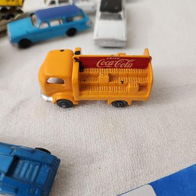 Large Lot Vintage Toy Die Cast Vehicles Cars Truck Buses Trailer, Ertl General Lee, Lesney, AHI Brand Toys Japan Die Cast Many HO sacle