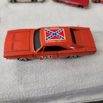 Large Lot Vintage Toy Die Cast Vehicles Cars Truck Buses Trailer, Ertl General Lee, Lesney, AHI Brand Toys Japan Die Cast Many HO sacle