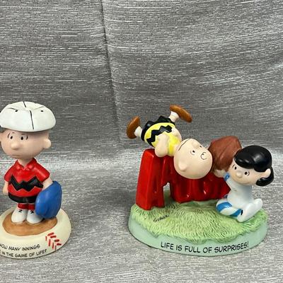 Lot 575 Hallmark Gallery Peanuts Figures Snoopy