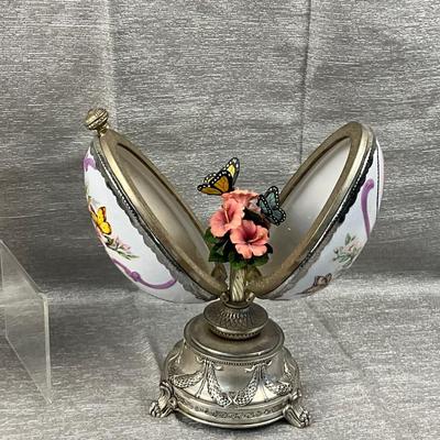 Lot 576 Royal Limited Musical Egg Decor