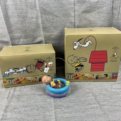Lot 577 Hallmark Peanuts Figurines Snoopy Charlie Brown