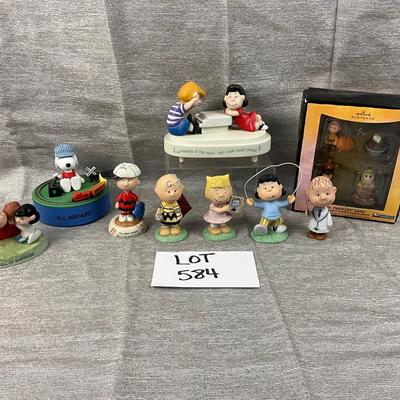 Lot 584 Large lot of Peanuts Figures Lucy Charlie Snoopy
