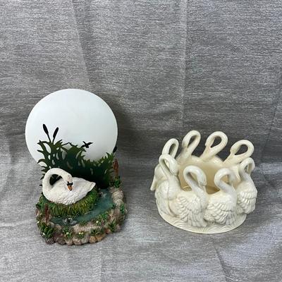 Lot 588 Swan Light Lot