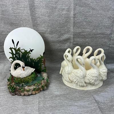 Lot 588 Swan Light Lot