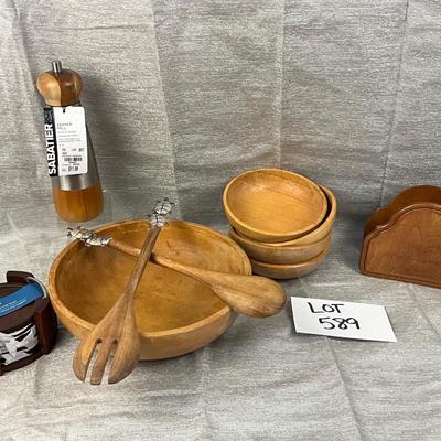 Lot 589 Wooden Kitchen Serving Items Pier 1