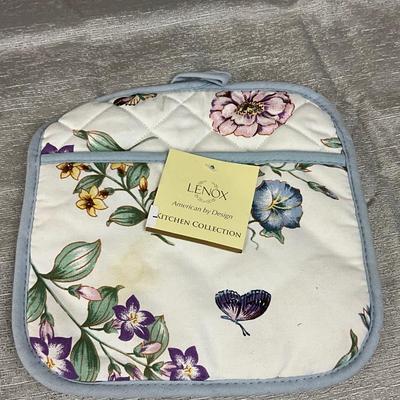 Lot 590 Butterfly Lot with Lenox