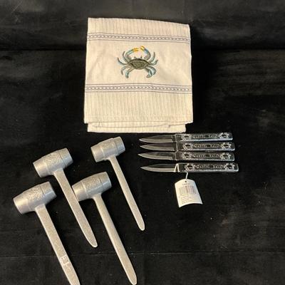Lot 592 It’s Crab Season Carvel Hall Crab Knives
