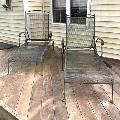 O8068 Black Wrought-Iron Lounge Chairs