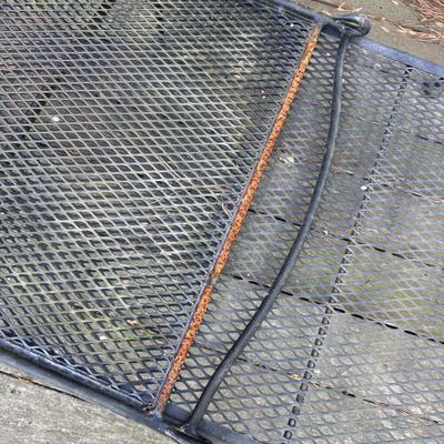 O8068 Black Wrought-Iron Lounge Chairs