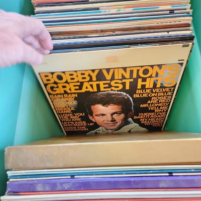 Large lot of Record Albums Lot 418