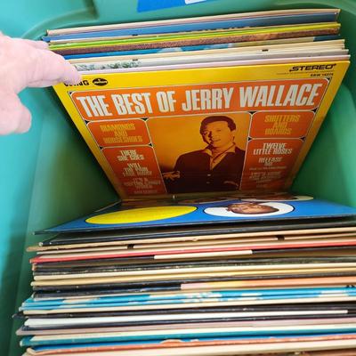 Large lot of Record Albums Lot 418