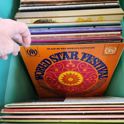 Large lot of Record Albums Lot 418
