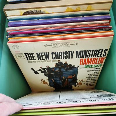 Large lot of Record Albums Lot 418