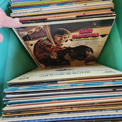 Large lot of Record Albums Lot 418