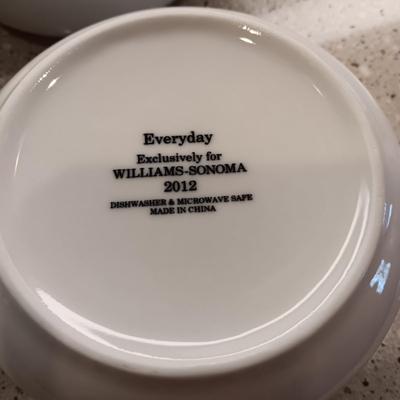 10 EVERYDAY WHITE PORCELAIN DINNER PLATES AND 8 SOUP BOWLS